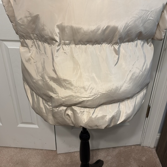 Ellison Wide Sleeve Puffer Vest - Picture 8 of 11